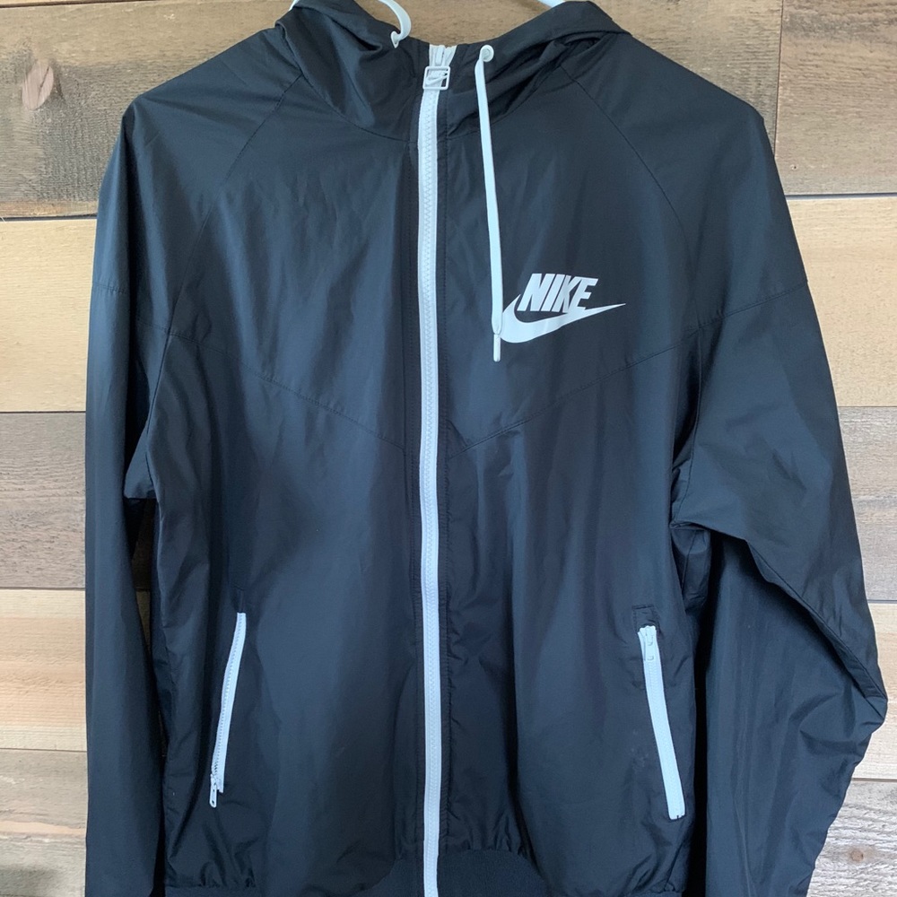 Nike wind breaker